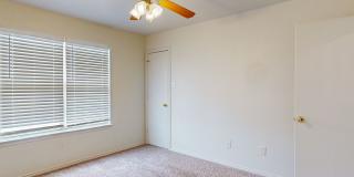 $875 + 2 WEEKS FREE RENT +  STAINLESS STEEL APPLIANCES!!!! Gallery 14