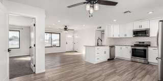 Beautiful 4 Bedroom Home Near Old Town Scottsdale & ASU Gallery 1