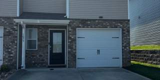 Like New Townhome in Prime Location Gallery 1