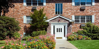 Ridgecrest Village Gallery 4