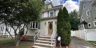 4 bedrooms, 3.5 bathrooms Gallery 1