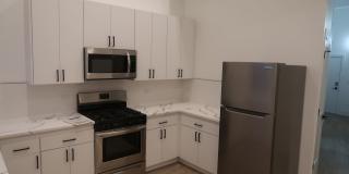 4731 North Western Avenue Gallery 3