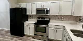 Energy-Efficient 3 Bed, 2 Bath Home on a Quiet Cul-de-Sac Gallery 12