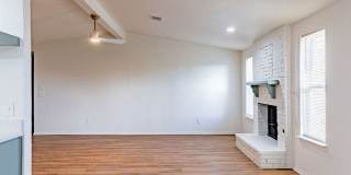 600 Southeast 38th Street Gallery 11
