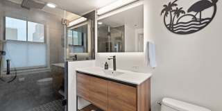 Fully Furnished Designer Loft with Parking & Monument Views! Gallery 26