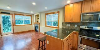 2bd/1.5ba Seattle Condo Gallery 3