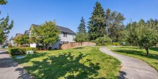 Updated 3 bedroom, 2.5 bath home in Tacoma! Gallery 24