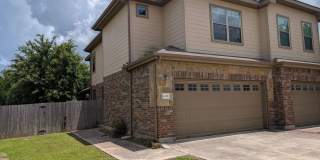 3/2.5/2 Two Story Duplex /  Corner Lot/ Easy Access to HWY 46 &  IH 35 / Fenced in Yard/ Back Patio / CISD Gallery 1
