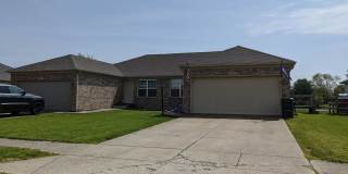 Quiet 2 bed 2 bath duplex home in Franklin! Gallery 1