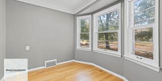Stunning Renovated 3-Bedroom Bungalow Gallery 1