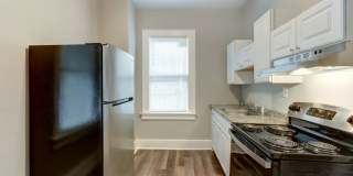 Newly Renovated 2BR/1BA Home In Downtown Savannah Gallery 13