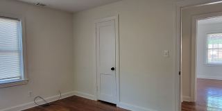 3 Bedroom Brick Ranch on Basement/5 Min Drive to Downtown Atlanta Gallery 18