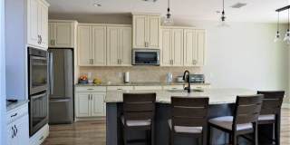 Orchard Hills 6 bed / 3.5 Bath - Partially Furniushed Gallery 3