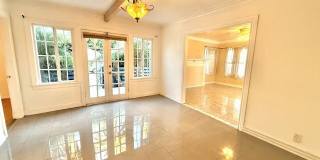 2701 S Harcourt Ave Gallery 10