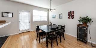 Downtown 3 Bedroom Townhome with 2 Car Garage Gallery 38