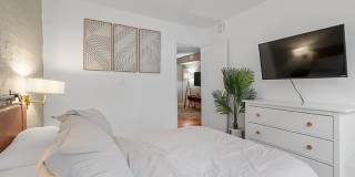 370 8th Ave Gallery 4