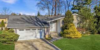 1803 Holbrook Street Gallery 1