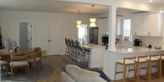 106 N Troy Ave Ave Gallery 9