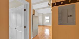 1301 Adams St Ne Gallery 16