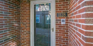 1128 N TAYLOR Street Gallery 3