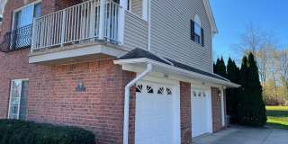 Shelby Township 2 Bedroom, 2 Bath Condo-Style Apartment, ATT. Garage & Pool Gallery 1