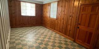 Adorable, Renovated 4/1 Family Home Gallery 10