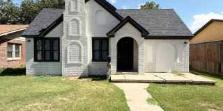 Pre-leasing for August! - 5 Bedroom 5 Bath Home Two Story Home! Gallery 1