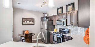 Huntington at King Farm Gallery 3