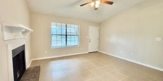 Cozy 2 bedroom Duplex Gallery 5