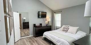 PB 3br Townhome $6000 to share Pacific Beach 3 Br Townhome 2 Car Garage Modern Appliances Gallery 6