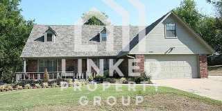 Stunning and Bright home in Broken Arrow Gallery 1