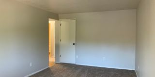 2605 T Street Gallery 9