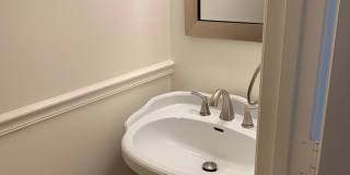 End Townhome In Oak Manor Community Gallery 9