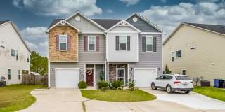 3-Bedroom Townhome with Garage in Holly Ridge Gallery 1
