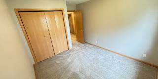 **$300 Off Move In Special** Spacious 3 Bedroom Townhome with Vaulted Ceilings, Fireplace & Attached Garage Gallery 10