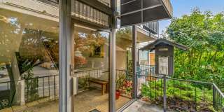 2 Bedroom 2 bath in the Heart of Ballard Gallery 4