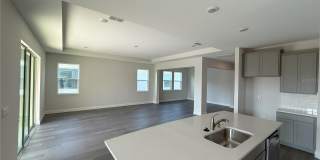 2113 WARREN ACRES Boulevard Gallery 4