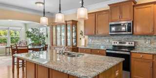 Spacious 5BR House in Statesville Gallery 1
