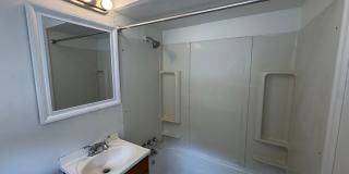 COZY 1BD/1BA LOWER SOUTH HILL APARTMENT | A/C | ON-SITE LAUNDRY | PET FRIENDLY | $250 OFF MOVE-IN, OAC Gallery 8