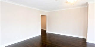 4447 N Rockwell Gallery 2