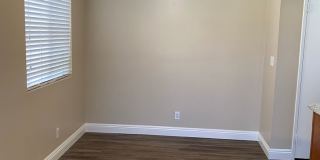 Beautifully remodeled 2 bed, 1 bath Condo! Gallery 1
