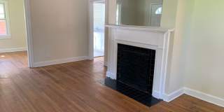 Cozy Two Bedroom Bungalow! Gallery 3