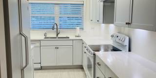 1058 Wilmette Avenue Gallery 16