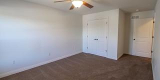 Spacious 4 BDR Duplex Gallery 25