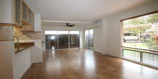 Rarely Available 3 bedroom - 2 bath - 2 parking! Gallery 1