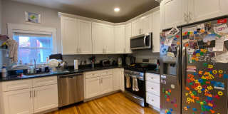 Awesome 4 bed 2 bath in Cambridge.... Gallery 9