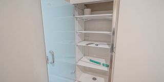 Unique 4-Bedroom, 3-story Live/Work Townhouse in the lushly landscaped Villa Metro Community! Gallery 16