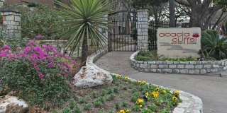 Acacia Cliffs Gallery 1