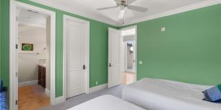 4 Le Conte Gallery 35