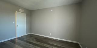 Tarzana Five Apartments Gallery 84